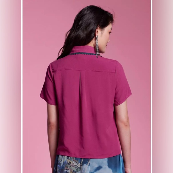 Her Universe Studio Ghibli Howl's Moving Castle Embroidered Button-Up - Picture 2 of 6